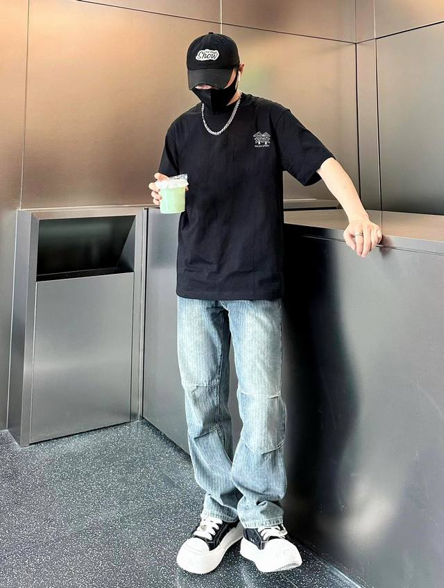 可隆春夏新款图案印花休闲宽松情侣款 短袖T恤，纯棉螺纹领口，宽松版型！版型超正！宽松舒适！情侣款百搭首选！ 颜色: 黑色 白色 尺码：S-3Xl