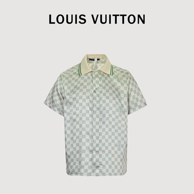 Louis Vuitton 路易威登 新款渐变棋盘格翻领短袖衬衫 进口桑蚕丝面料，手感超柔软细腻，穿着亲肤舒适 采用细腻的棋盘格渐变色彩处理 从衣领至袖口，色彩