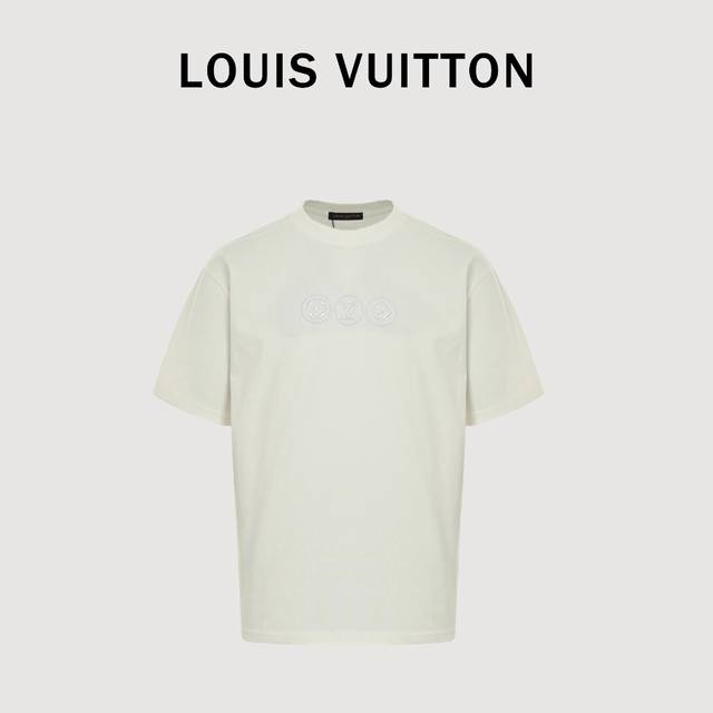 Louis Vuitton 路易威登 Lv 25Ss 刺绣三花短袖T恤 面料采用定制240G 26支特滑双股精棉平纹高密无尘全棉布料。前幅高密度加厚，走线平整，