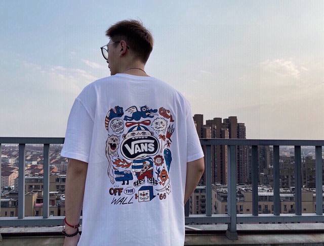22Ss春夏款Vans Off The Wall万斯卡通涂鸦怪兽高品质印花情侣短袖T恤 2 G精品纯棉面料 定制螺纹 无痕领标 领口双压线固定 整体印花全部油性