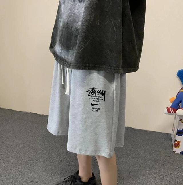 斯图西Stussy联名耐克Nike高质量百搭短裤裤情侣款纯棉针织面料 保证不起球！保证舒适透气！ 超级柔软舒适透气的纯棉针织面料五A级面料！ 版型真的不要慌什么
