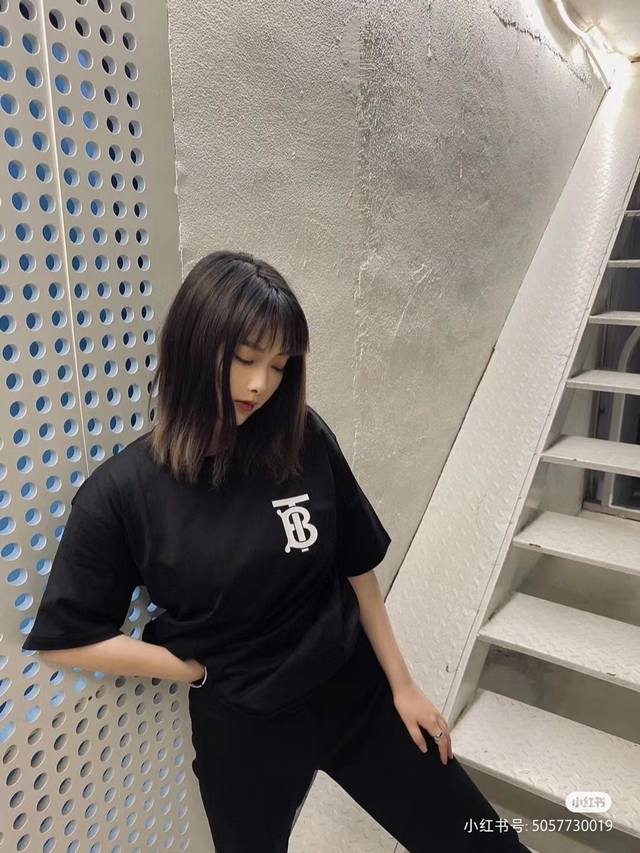 专柜同款上市，本季主打，货源充足，放心主推，高端品质，即转即卖Hty 颜色 黑色 尺码 参考图片尺码