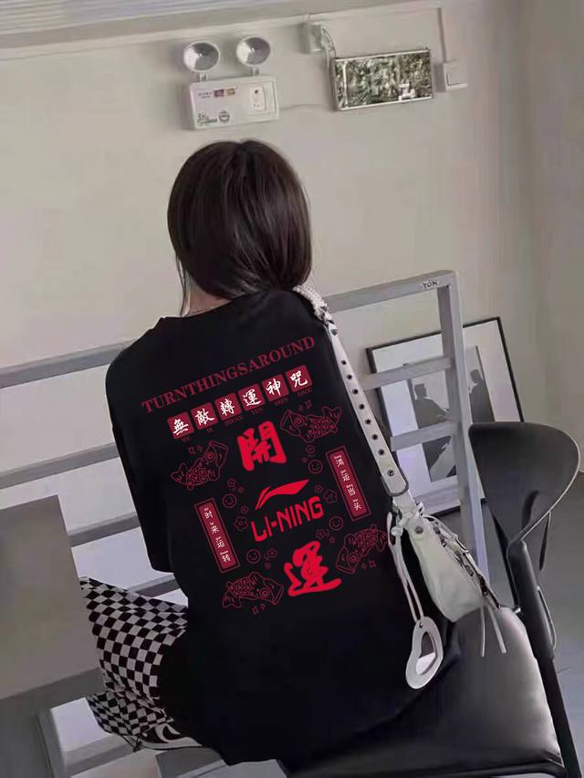 专柜同款上市，本季主打，货源充足，放心主推，高端品质，即转即卖Hty 面料 奥戴尔纯棉 颜色 黑色 白色 红色 蓝色 尺码 参考图片尺码