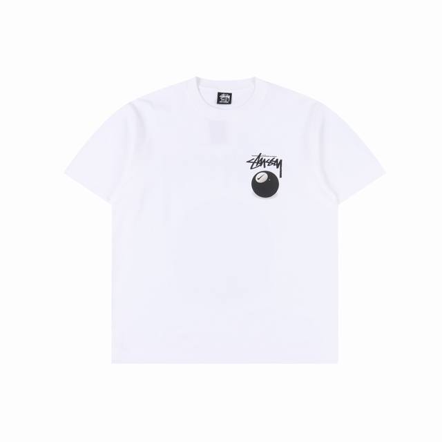 Stussy 斯图西 23Ss 小勾黑台球印花短袖 面料采用220克重精梳棉，定制32支1*1螺纹，成衣两遍水洗处理，面料舒适亲肤无异感，定制定染面料， 纺织密