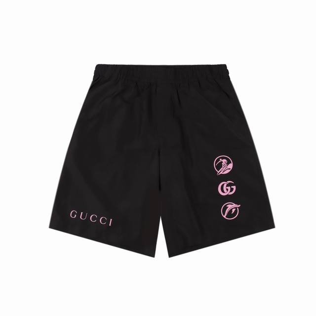 Gucci 古驰 25Ss 滑雪标识撞色短裤 定制莱赛尔面料，3D立体裁剪，采用进口机定位光面烫画 通过热转化刻在裤子上 后经高温烫化后图案不变形 持久美观 S