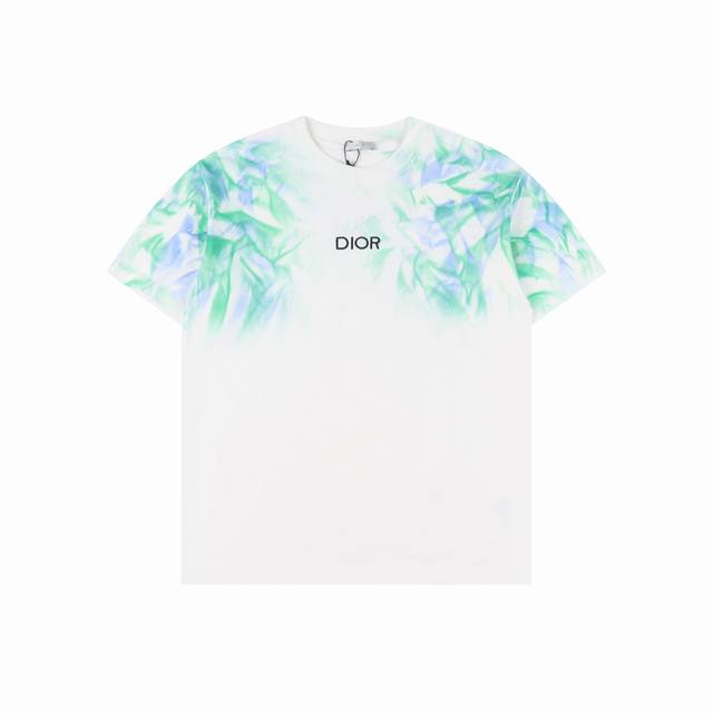 Dior 迪奥 手绘火焰 短袖T恤 采用双纱纯棉面料克重320G，搭配32S双纱1×1螺纹，面料螺纹同缸定染。 做足爽滑工艺使面料手感柔软舒适 印花部先裁好片再