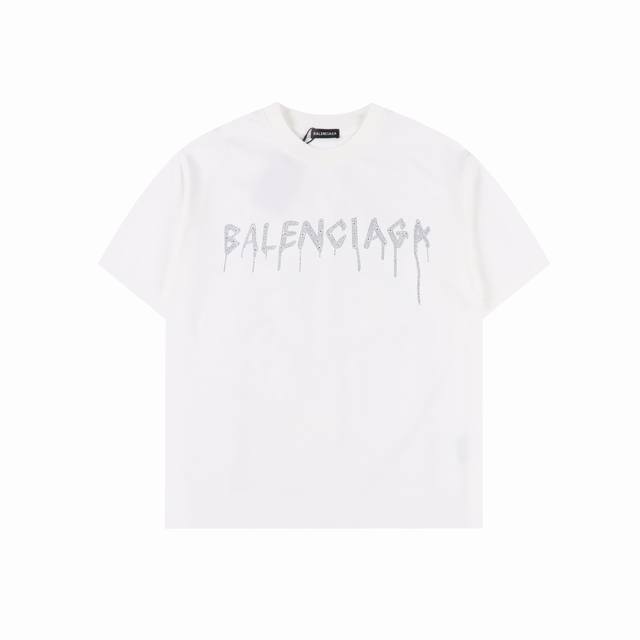 Balenciaga 巴黎世家 25Ss 溶解双B字母烫钻破洞短袖T恤 闪烁系列 采用260克精梳棉面料 多位手工磨破加割烂洗水处理 亮度高 采用进口澳钻 高温