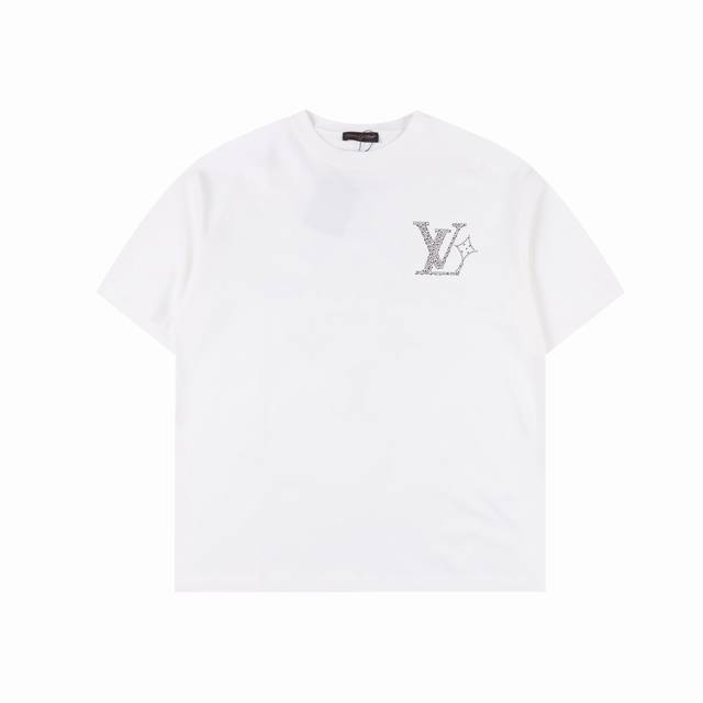 Louis Vuitton 路易威登 背后字母烫钻短袖 新款2025Lv黑白双色，高端进口砖石烫钻工艺 三标齐全 ，280克高克重全棉。手感超好，做工细致，厚度