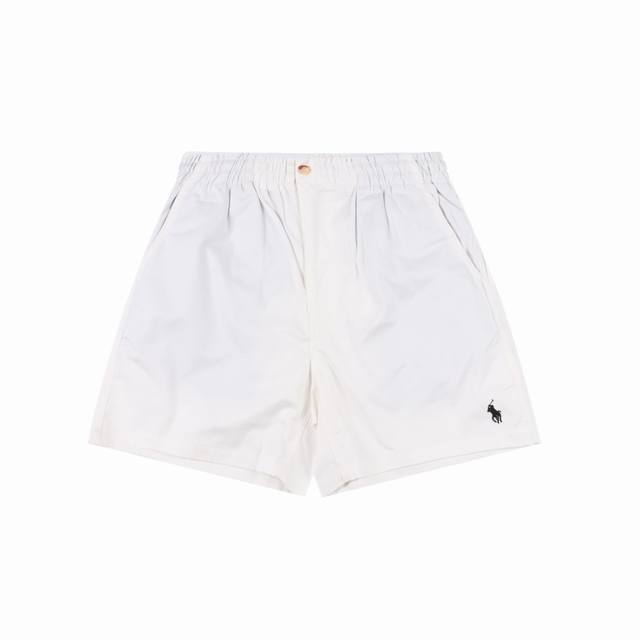 拉夫劳伦Ralph Lauren保罗小标战马基础休闲短裤 纯色短裤低调奢华 展现个性 左边刺绣标志性小马标Polo 这款纯色短裤采纯棉面料 柔软舒适 透气性好