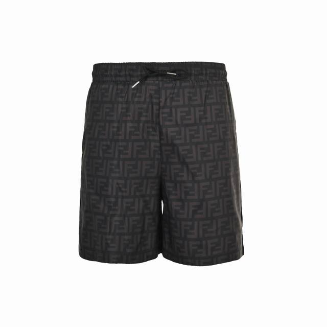 Fendi 芬迪 25Ss Ff老花沙滩短裤 进口高支高密的全棉梭织面料 通体老花图案元素 采用德国原装进口数码直喷机械设备 全件满印印后再做渗透工艺 特用红外
