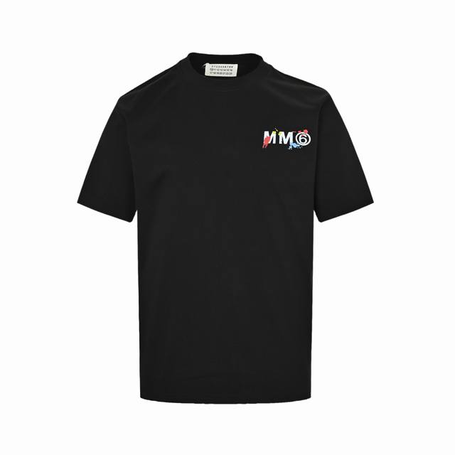 Maison Margiela 马吉拉 25Ss 泼墨字母印花短袖 客订300G双纱重磅面料，1:1螺纹，手感柔软舒适，上身亲肤透气，垂感佳，背后高清数码印花设