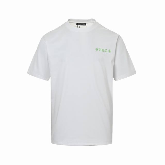 Chrome Hearts 克罗心 25Ss 梵文马蹄印花短袖 定织定染300G纯棉双纱紧密棉面料，设计风格依然融合摇滚朋克、街头嘻哈暗黑奢华风格，胸口及后背
