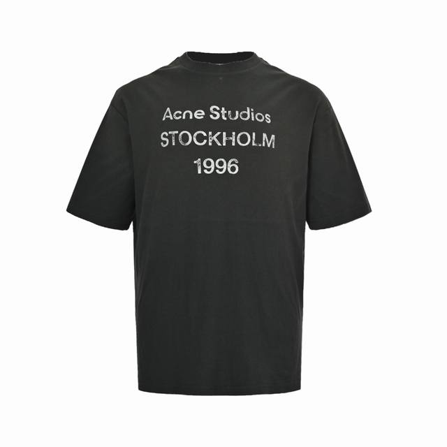 Acne Studios 25Ss 1996斑驳字母印花短袖 购入原版开发，极简美学×颠覆性面料工艺，脏脏工地风的慵懒高级感，采用15%亚麻+85%棉定织混纺，