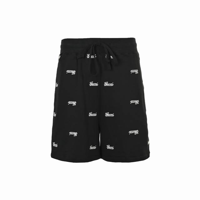 Gucci 古驰 24Ss 满幅刺绣Logo短裤 G家 早秋新款系列以现代视角焕新诠释品牌经典设计元素和精致图案。这款休闲短裤以质地柔软的毛毡针织棉匠心打造，通