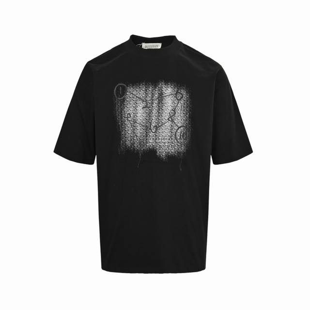 Maison Margiela 马吉拉 25Ss 数字连线印花短袖 Logo标识精致升级，灵感源自八十年代复古原版面料官方同款短袖T恤 定制280克同缸染面料手