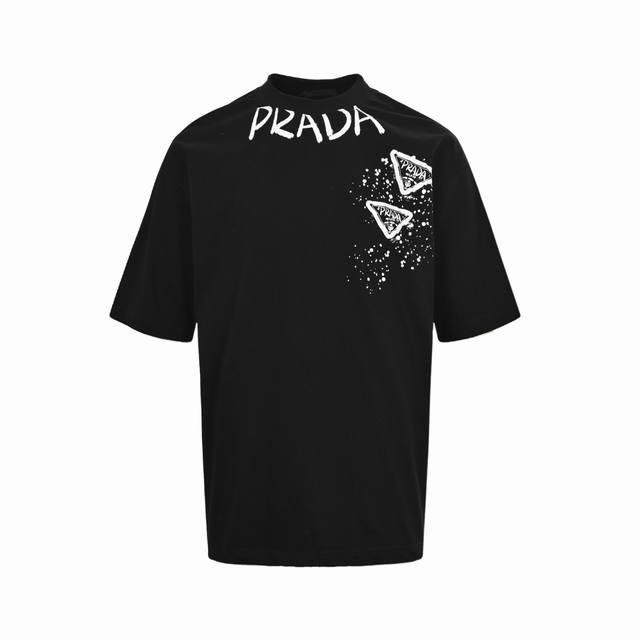 Prada 普拉达 25Ss 手绘涂鸦字母短袖 采用顶级280克定制双纱纯棉面料质感非常柔软舒服 搭配320克1X1螺纹 面料螺纹同缸定染无色差不易变形 定制