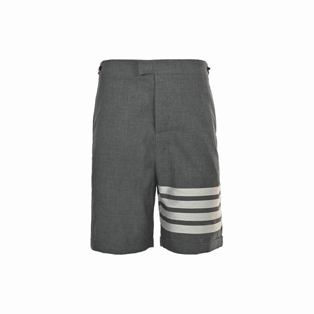 Thom Browne 汤姆布朗 色织白杠西装短裤 定制色织羊毛面料 Z-1品质，内部全采用包边做工，纽扣凤眼非常精细。金属纽扣， Size:1-4