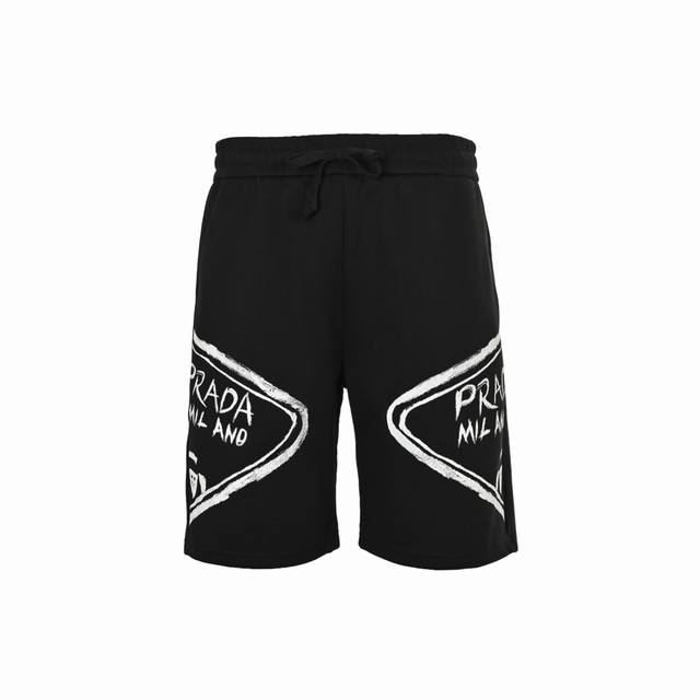 Prada 普拉达 25Ss 字母印花Logo短裤 印花采用日本进口珍珠浆先打底再印色再包边共用35道工艺完成 展现 Logo印花立体效果，成品耐水洗不脱浆，全