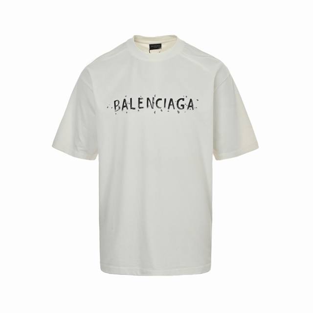 Balenciaga 巴黎世家 25Ss 字母双B手绘水洗破洞短袖 购入原版对版操作。领口，袖口，下摆均采用破洞工艺处理 260克精梳棉面料，洗水后达280克全