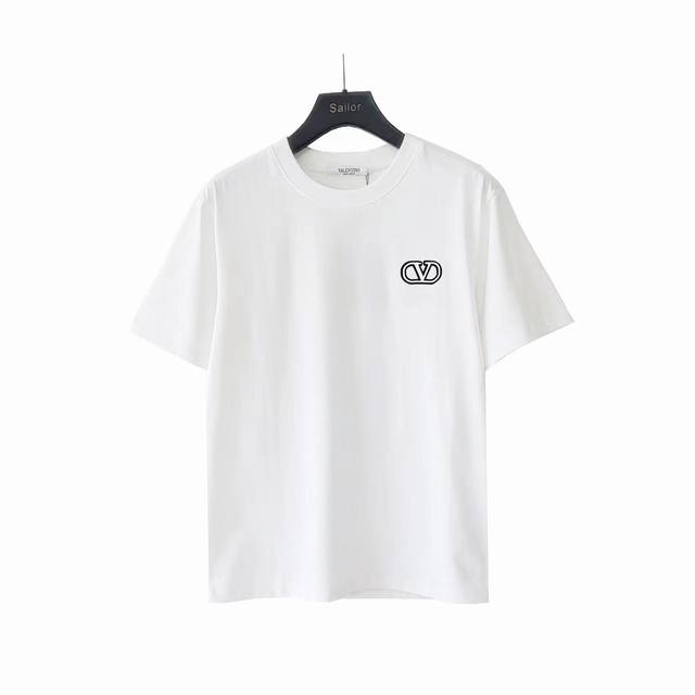 实拍细节图+细节图 Vno 华伦天奴 小标刺绣短袖 落肩超大版型 260克纯棉，面枓已洗水，不缩水，不变形，超级柔软舒适，穿上去对皮肤很好Valentno Lo