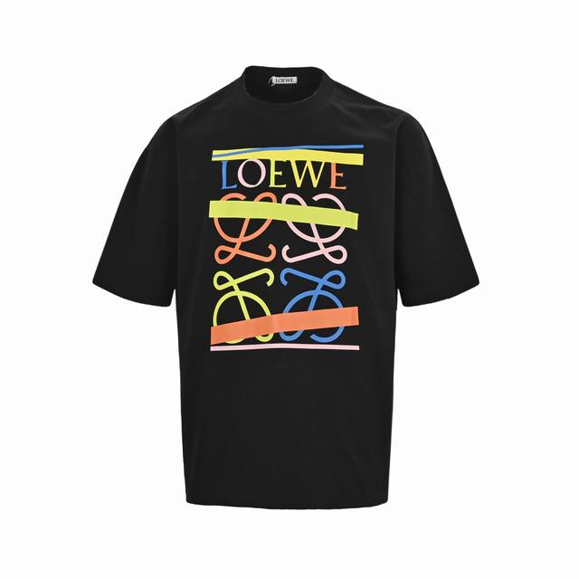 Loewe 罗意威 25Ss 胶带四叶草印花短袖 面料采用定制240G 26支特滑双股精棉平纹高密无尘全棉布料。前幅高密度加厚，走线平整，代工品质，全套定制辅料