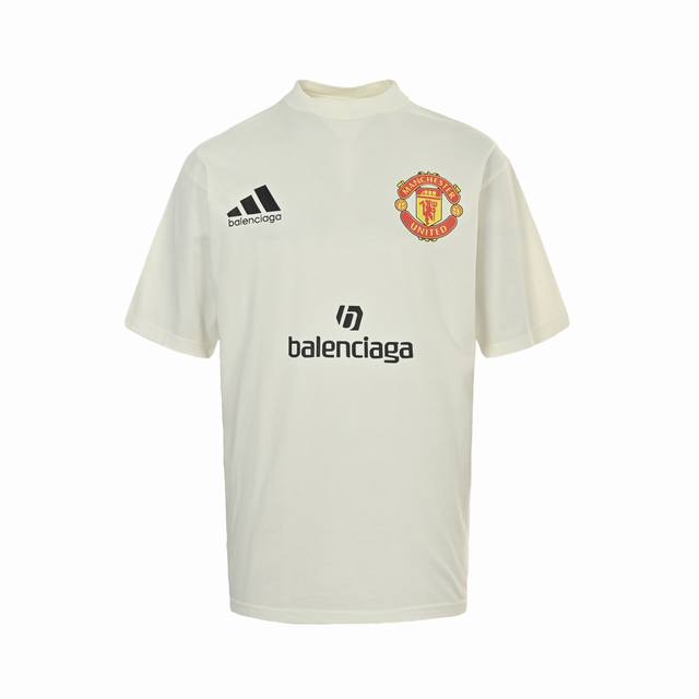 Balenciaga & Adidas 联名款印花徽标短袖 Size:Xs-Xl 印花: 采用进口浆料印刷，成衣普洗，领口不变形褪色缩水。 面料: 采用36支全
