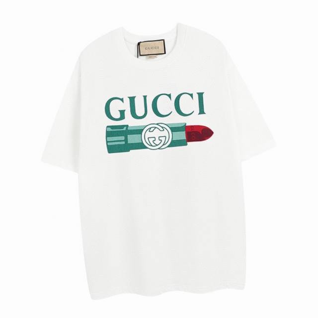 古驰 Gucci 夏季新款 口红印花圆领短袖T恤 重磅纯棉面料材质 高克重具备塑形效果 具有良好的吸湿性和透气性 穿着亲肤舒适 胶浆印花工艺融入渗透技术. Co