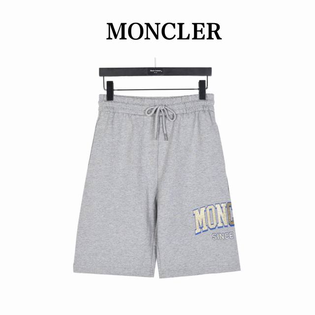Moncler 蒙口 Logo字母烫金短裤 专柜大裤脚版型 购入原版，1：1还原 采用纯棉400G毛圈面料制成， 面料经洗水工艺处理达420G柔软厚实不变形 腰