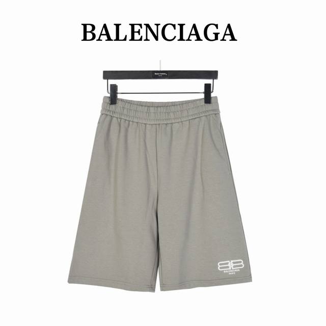 Balenciaga 巴黎世家 经典双B Logo字母刺绣毛圈短裤 专柜大裤脚版型 400克洗水纯棉毛圈面料，手感舒适。 裤角标志性双B徽标Logo刺绣工艺，简