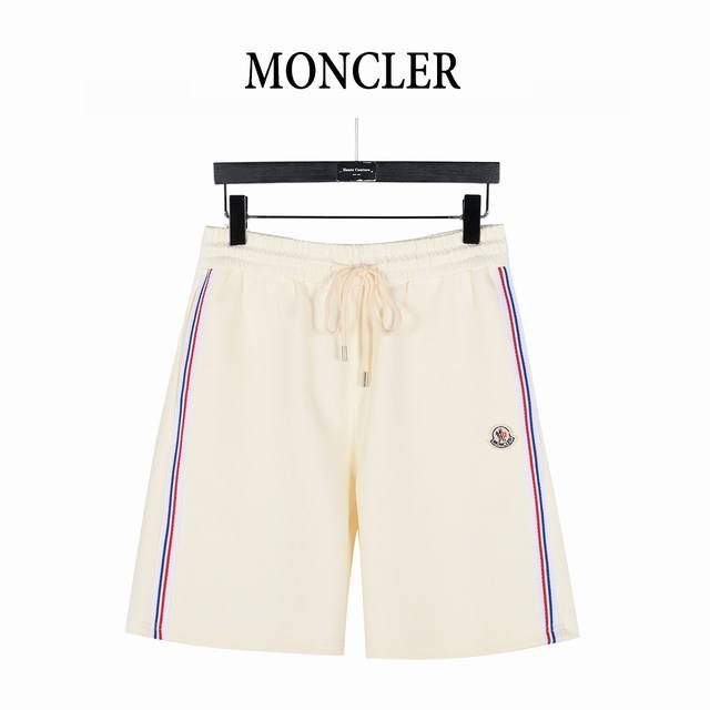 Moncler 蒙口 25Ss 徽标刺绣红蓝白条织带拼接短裤 采用重磅透气层面料，定织定染，高克重混纺科技面料，松紧弹力腰部抽绳， 侧边采用红白蓝织带拼接工艺，