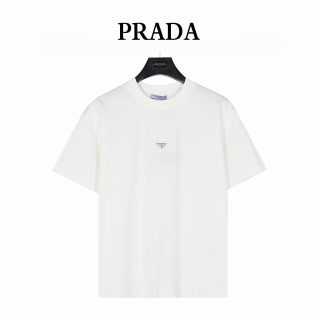 Prada 普拉达 25Ss 胸前镶嵌金属三角标及Logo压花短袖T恤 面料采用高克重260G重精梳棉，定制1:1螺纹，面料舒适亲肤无异感， 制定染面料，纺织密