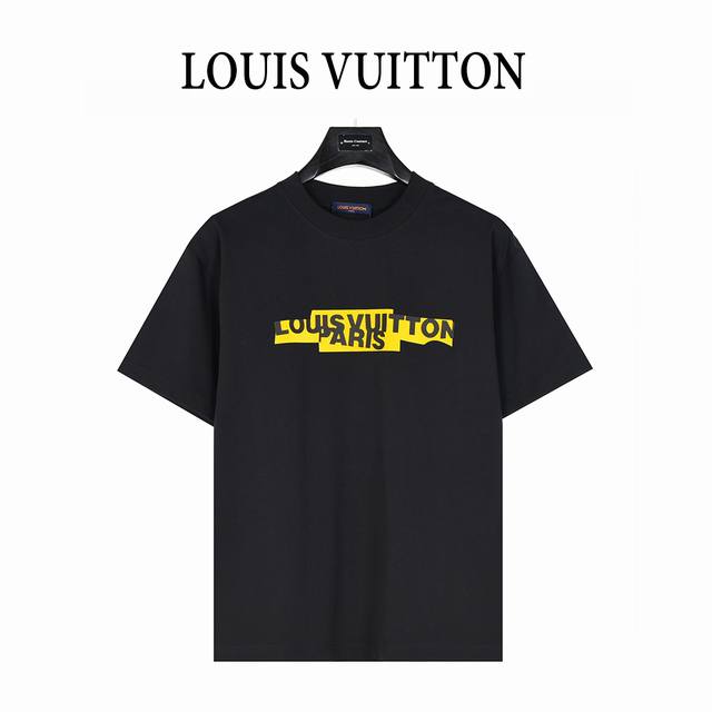 Louis Vuitton 路易威登 25Ss 胶带Logo立体压胶短袖T恤 面料采用260克重精梳棉，定制32支1*1螺纹，成衣两遍水洗处理， 面料舒适亲肤无