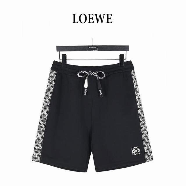 Loewe 罗意威 25Ss 民族风侧边拼色织带提花短裤 采用进口定织300G太空棉面料，采用双拼色搭配款式新颖别致， 整体的设计符合Loewe家的美学设计，运