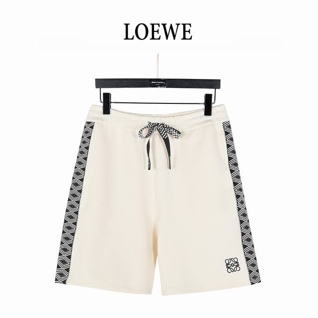 Loewe 罗意威 25Ss 民族风侧边拼色织带提花短裤 采用进口定织300G太空棉面料，采用双拼色搭配款式新颖别致， 整体的设计符合Loewe家的美学设计，运
