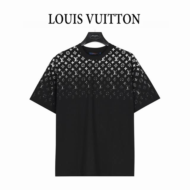 Louis Vuitton 路易威登 老花渐变印花短袖T恤 面料采用32S双股纱精梳棉紧密赛络纺纱线，克重260G， 配套1*1横机全棉螺纹，整件衣服前后幅左右