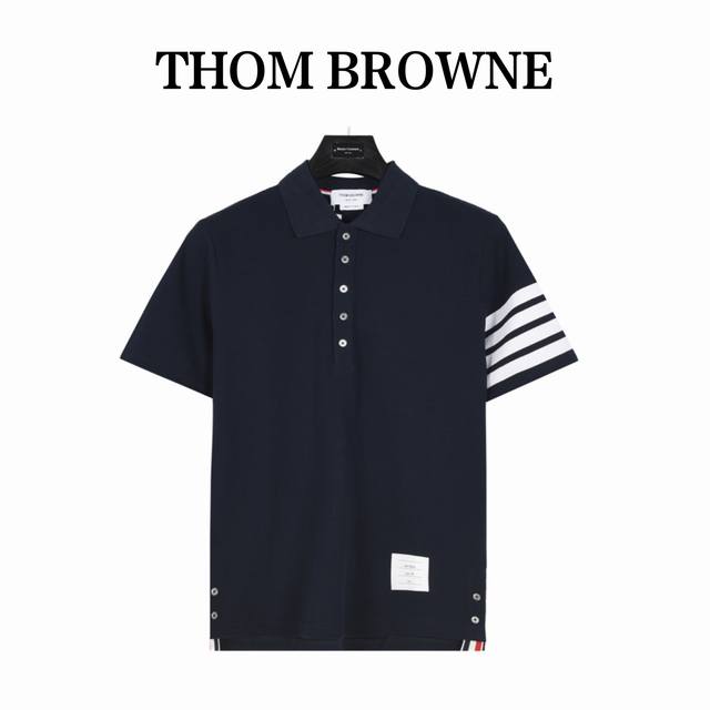 Thombrowne 汤姆布朗 基础款织带短袖Polo衫 采用双面珠地面料 拆解纱线分析 非常规面料裁剪缝制 , 像毛衣一样横机提花织造 是针织的定制面料 进口