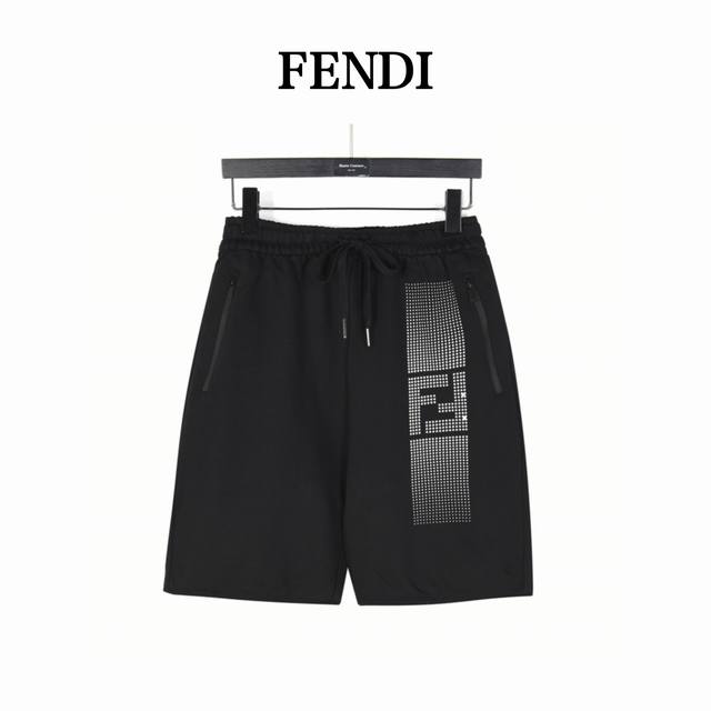 Fendi 芬迪 单边波点双F短裤 全新美学灵感趣味设计,渠道性质精品。让整体造型设计更加优雅时尚，今夏最火系列，无数明星潮人追捧。裁剪工艺细节处理工整为玩味时
