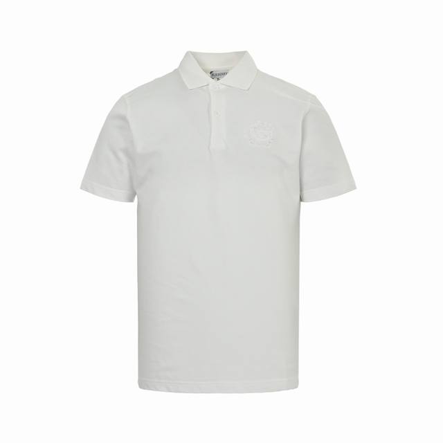 Burberry 巴宝莉 25Ss 麦穗战马刺绣Polo短袖 选用珠地网眼布棉质面料打造，运用双罗纹针织工艺形成凹凸交替的蜂巢状立体纹理，表面分布细密的网眼结构