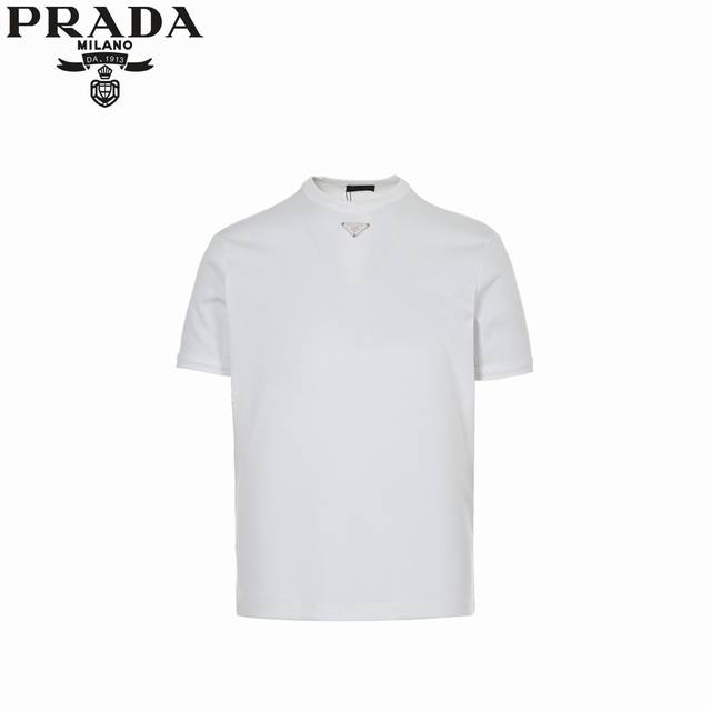 Prada 普拉达 25Ss 领口三角标短袖 采用230克双股双面面料，标志性的三角形压花徽标，采用进口专机红外线定位，位置精准，牢固结实，面料都经过浇洗，手感