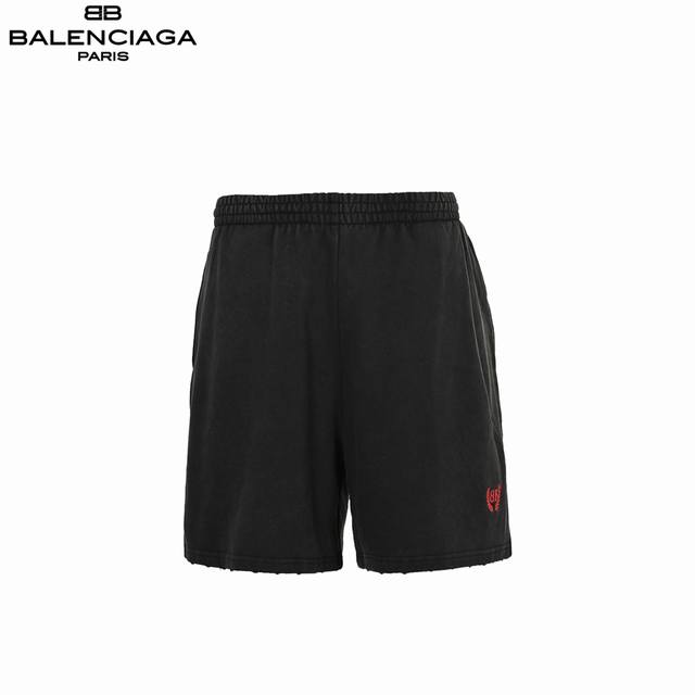 Balenciaga 巴黎世家 25Ss 麦穗双B红标刺绣水洗短裤 面料采用特殊的排汗技术，使汗水能够迅速与空气接触，从而帮助身体保持干爽，提高穿着的舒适度。质