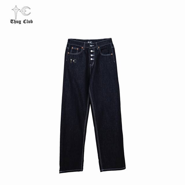 Thug Club 25Ss Bio Soldier系列休闲纽扣图案牛仔裤 Tc这个牌子有着韩版 克罗心 称号 世界各路顶流纷纷上身，潮牌有着先锋视觉在时尚圈迅