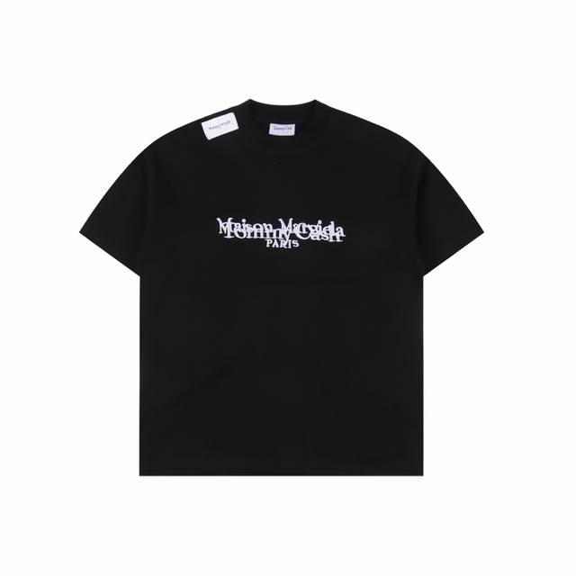 Maison Margiela X Tommy Cash 25Ss 马吉拉联名短袖T恤 面料定织定染 G32支双纱面料，宽幅领口螺纹300G1*1全棉螺纹，久穿