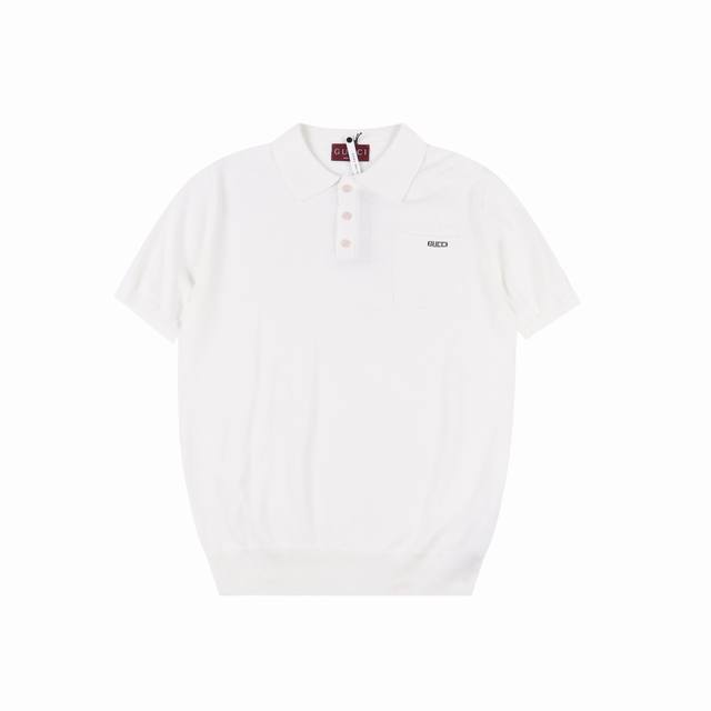 Gucci 古驰 字母毛织短袖Polo衫 原8,850购入，采用高质纯棉14S细针织片，德国进口提花机织片而成。电脑扫描胸前描绘字母图案。提花采用进口高品质棉纱