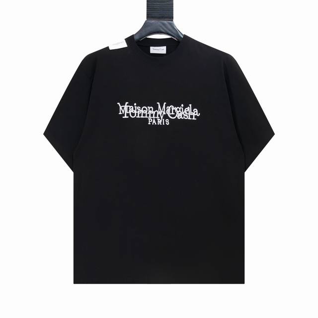 高版本Maisonmargiela 马吉拉 X Tommy Cash联名款数字印花短袖，男女同款。 满满的高级感 性价比超高 手感超级柔软、细腻、柔软和不起球且