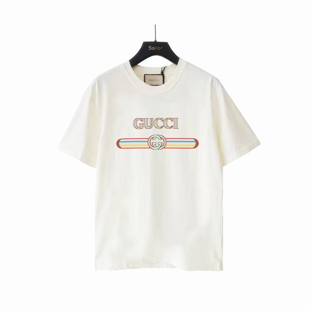 实拍细节图+尺码表 Gucci古驰 彩色条纹Logo圆领短袖 无感印花 早春系列高克重短袖 选用客供定制针织100%纯棉面打造,面料手感细腻，厚实有质感的纯棉布