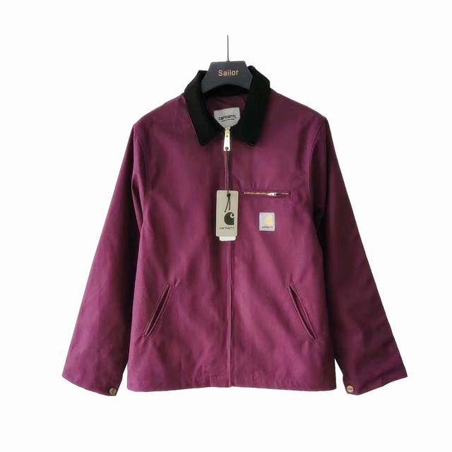 实拍细节图+尺码表 Carhartt 卡哈特灯芯绒翻领底特律工装夹克外套 面料水洗处理手感舒适，定制Logo刻字五金，灯芯绒材质翻领.男女同款 颜色:黑色 棕色