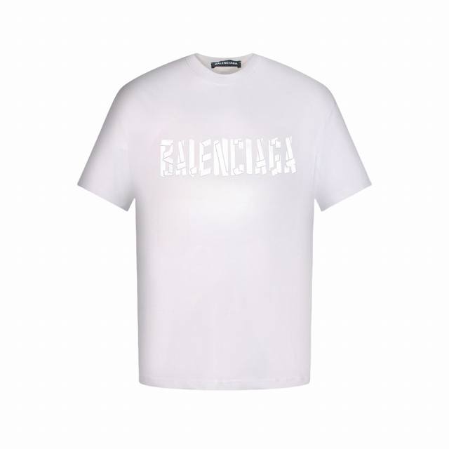 Balenciaga 巴黎世家 金属硅胶裂纹Logo短袖T恤 定制面料采用 270 克 %双纱棉，质地厚实且手感柔软，不仅带来舒适的穿着体验，更具备良好的耐用性