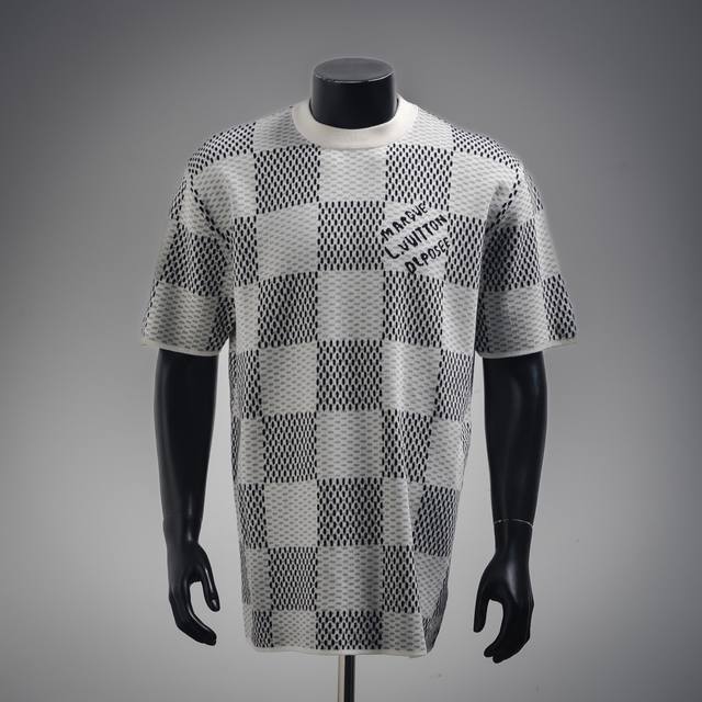 Louis Vuitton 路易威登Lv 25Ss新款 菲董棋盘短袖 最新款棋盘格针织Tee 我们太磕细节 修修改改 总算把这款熬出原品质来了 说下面料：这款采