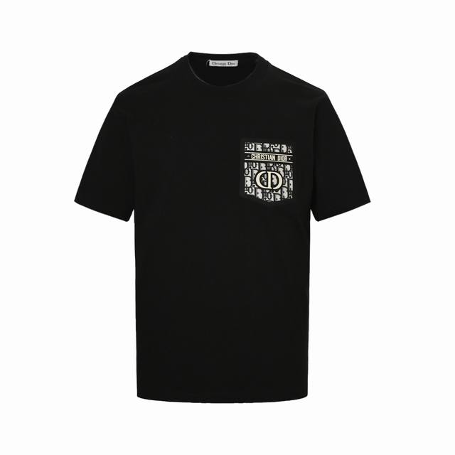 Dior 迪奥 25Ss 老花口袋压胶短袖 短袖T恤定制260克同缸染面料 手感非常舒服，胸前装饰迪奥Logo标识，做工程序及其繁琐复杂，采用水溶朴，水溶线，先