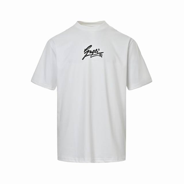 Gucci 古驰 25Ss 涂鸦签名字母印花短袖 客订300G双纱重磅面料，1:1螺纹，手感柔软舒适，上身亲肤透气，垂感佳，高清数码印花，男女同款。简约宽松的版